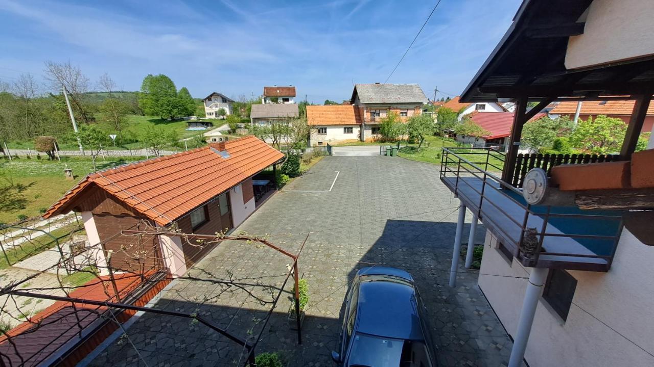 Family Puskaric Hotel Slunj Buitenkant foto