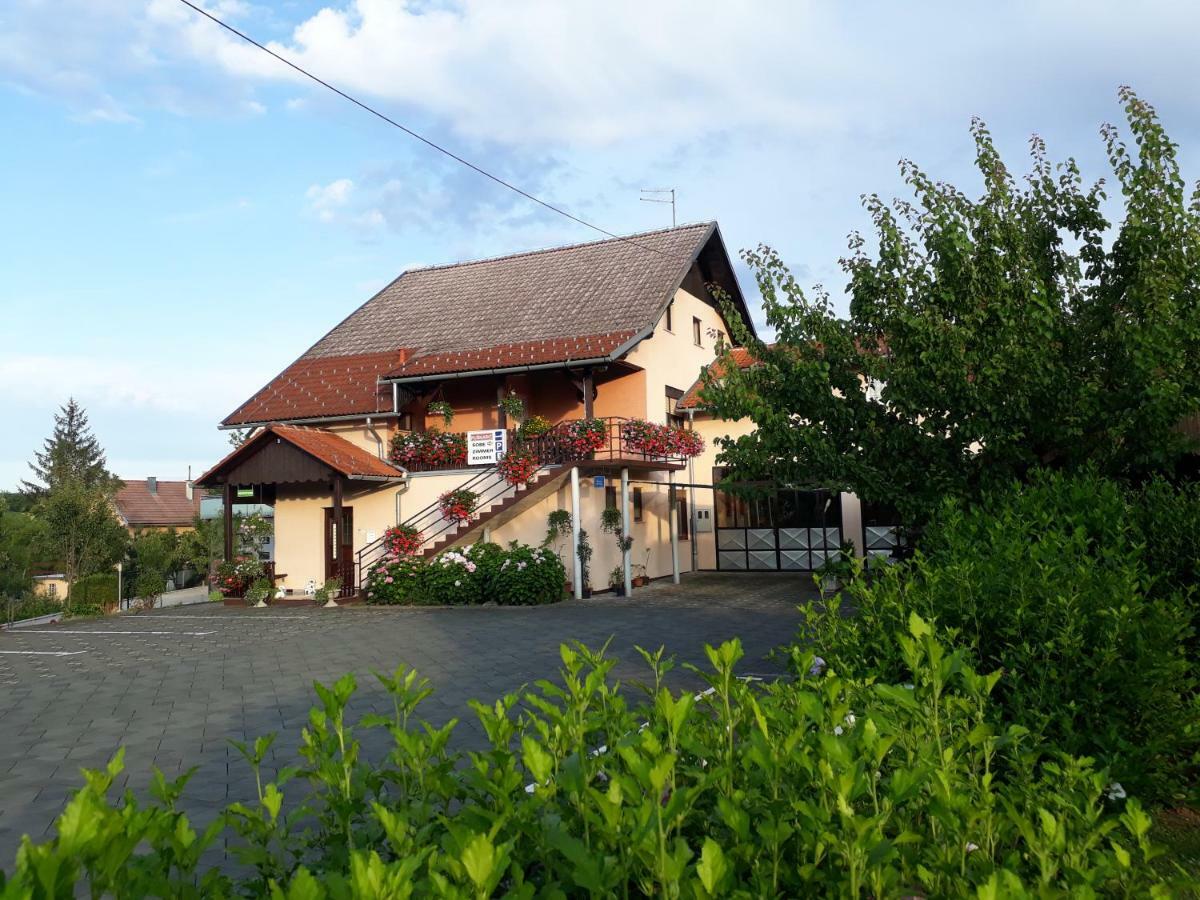 Family Puskaric Hotel Slunj Buitenkant foto